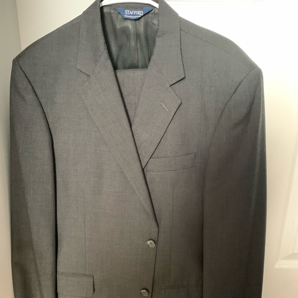 Stafford charcoal Gray 2 button suit
